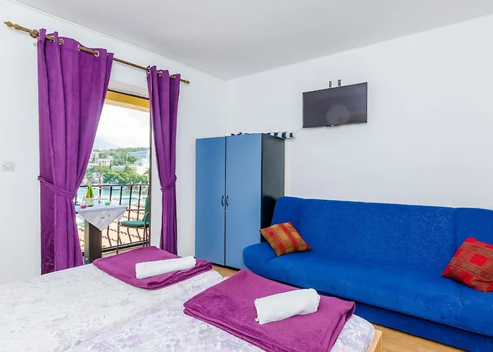 & Mihajica- Comfort With Balcony And Sea View * 察夫塔特