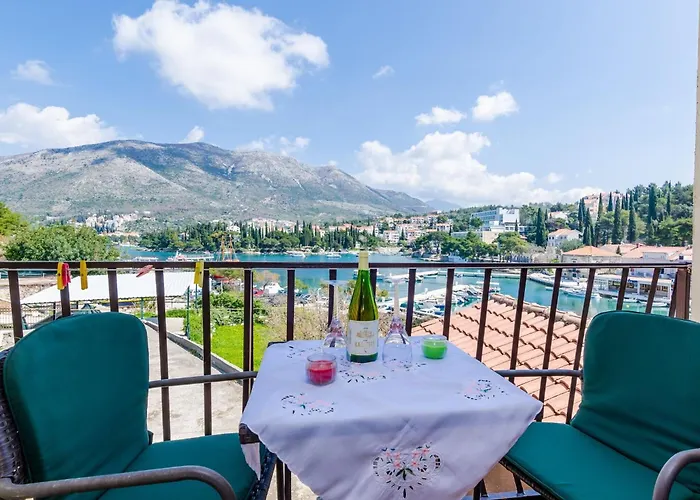 & Mihajica- Comfort With Balcony And Sea View Apartamento *