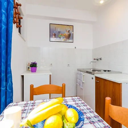 דירה & Mihajica- Comfort With Balcony And Sea View קאבטאט