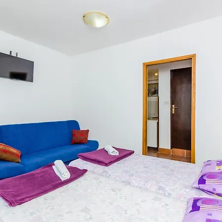 & Mihajica- Comfort With Balcony And Sea View * קאבטאט